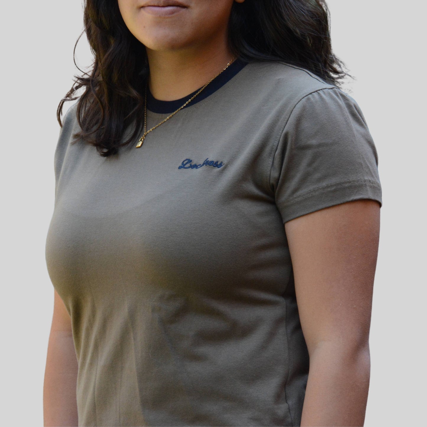 T-Shirt Bordado Lochness Mujer Slim Fit