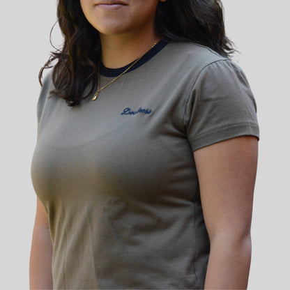 T-Shirt Bordado Lochness Mujer Slim Fit