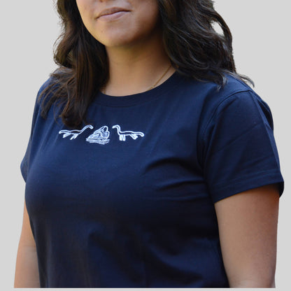 T-Shirt Bordado Nessie/Rocas Mujer Slim Fit