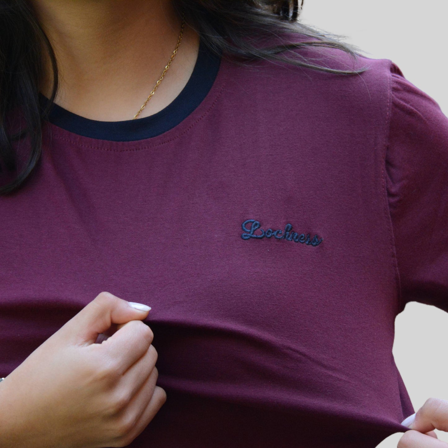 T-Shirt Bordado Lochness Mujer Slim Fit