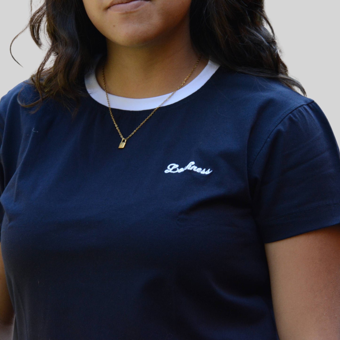 T-Shirt Bordado Lochness Mujer Slim Fit