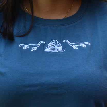 T-Shirt Bordado Nessie/Rocas Mujer Slim Fit